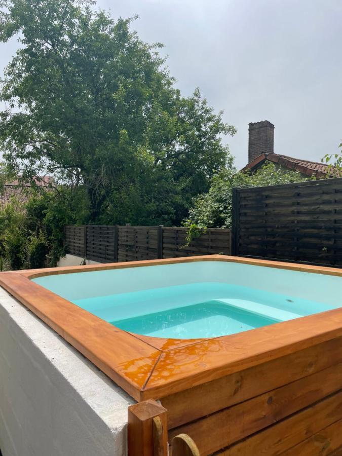 Beautiful Cottage With Private Plunge Pool/Hot Tub - 40 Mins From Puy Du Fou La Chapelle-Saint-Etienne Zewnętrze zdjęcie