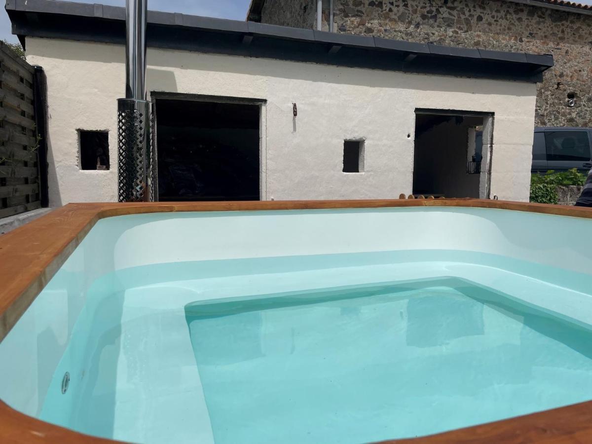Beautiful Cottage With Private Plunge Pool/Hot Tub - 40 Mins From Puy Du Fou La Chapelle-Saint-Etienne Zewnętrze zdjęcie